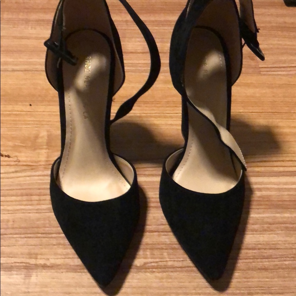Strappy pointed heels